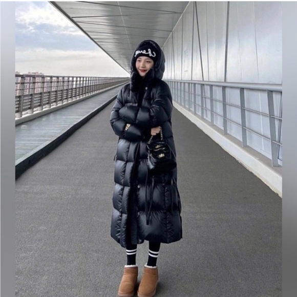 Women's Black Puffer Coat - Picture 5 of 14